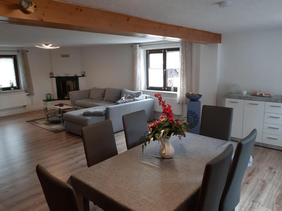 Familienfreundliche Ferienwohnung Zschorlau Zewnętrze zdjęcie