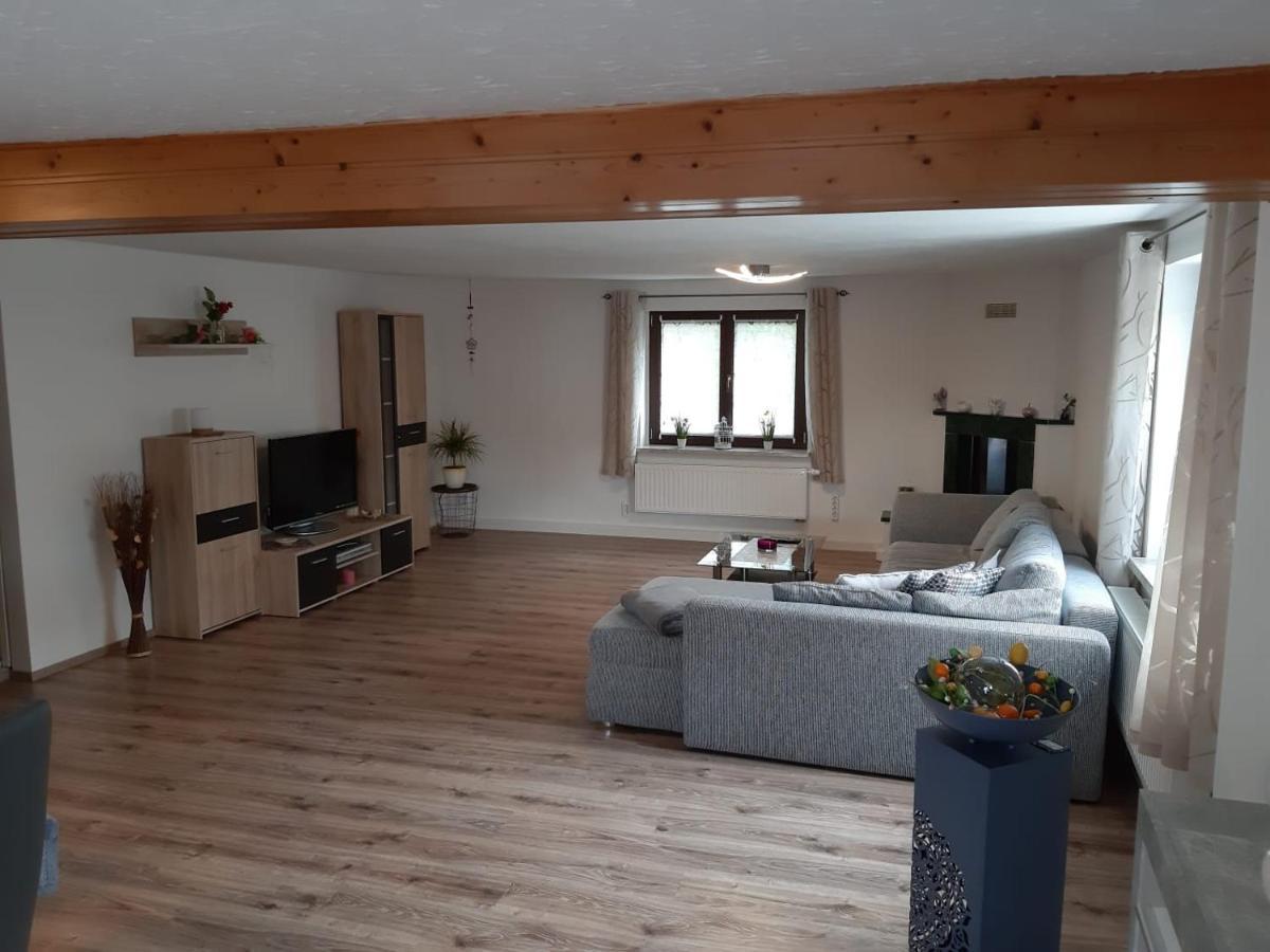 Familienfreundliche Ferienwohnung Zschorlau Zewnętrze zdjęcie